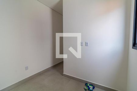 Parede branca com luz natural e iluminação adequada, sem móveis ou decoração. de apartamento à venda com 3 quartos, 160m² em Vila Metalúrgica, Santo André