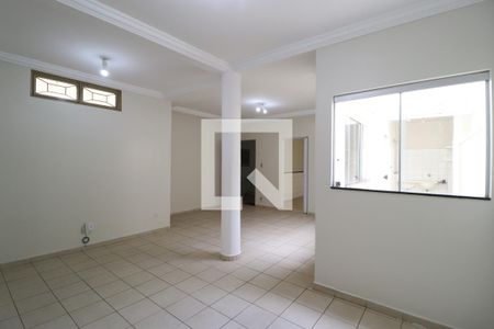 Sala de apartamento para alugar com 2 quartos, 90m² em Brasil, Uberlândia