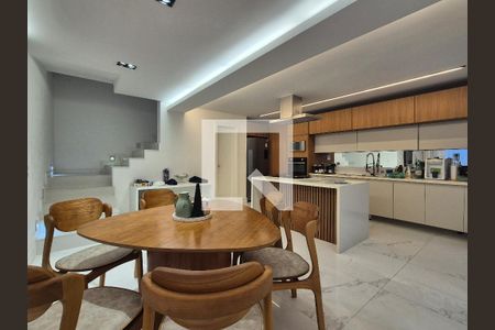 Sala  de casa para alugar com 4 quartos, 270m² em Vargem Pequena, Rio de Janeiro