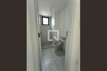 Banheiro de apartamento à venda com 3 quartos, 70m² em Caxingui, São Paulo
