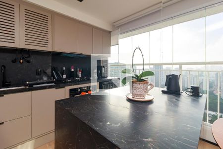 Cozinha de apartamento à venda com 3 quartos, 83m² em Santo Amaro, São Paulo
