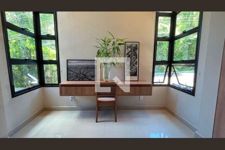 Casa à venda com 5 quartos, 463m² em Vila Marieta, Campinas