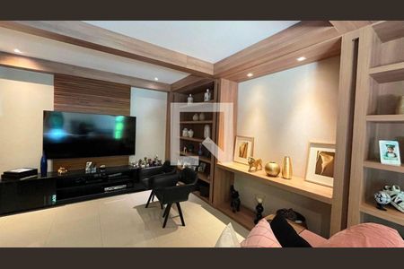 Casa à venda com 5 quartos, 463m² em Vila Marieta, Campinas