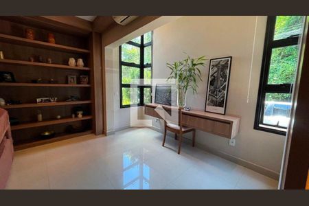 Casa à venda com 5 quartos, 463m² em Vila Marieta, Campinas