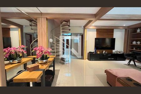 Casa à venda com 5 quartos, 463m² em Vila Marieta, Campinas