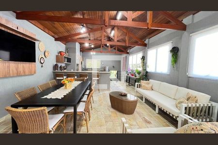 Casa à venda com 5 quartos, 463m² em Vila Marieta, Campinas