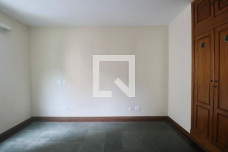 Suíte de apartamento para alugar com 4 quartos, 188m² em Barra Funda, Guarujá