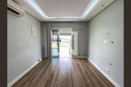 Sala 1 de casa à venda com 4 quartos, 180m² em Jaguaré, São Paulo