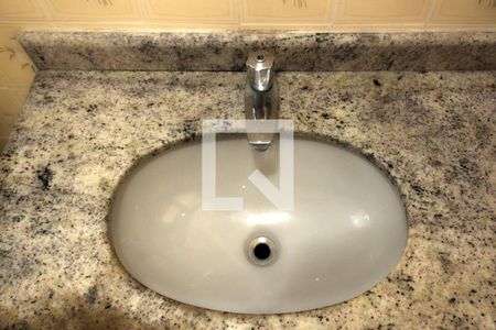 Banheiro de apartamento para alugar com 1 quarto, 90m² em Embaré, Santos