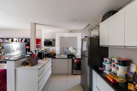 Casa 1 - Sala e Cozinha  de casa à venda com 5 quartos, 125m² em Jardim Keralux, São Paulo