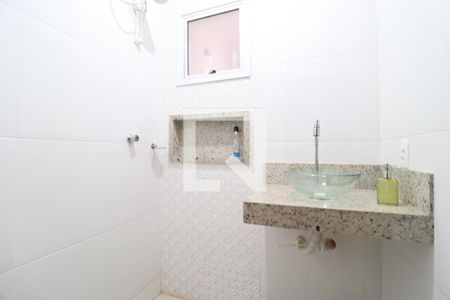 Banheiro Social de casa para alugar com 2 quartos, 110m² em Novo Mundo, Uberlândia