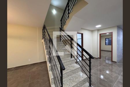 Sala de casa de condomínio para alugar com 4 quartos, 410m² em Recreio dos Bandeirantes, Rio de Janeiro