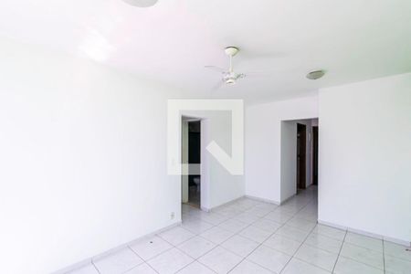 Sala de apartamento para alugar com 2 quartos, 60m² em Olaria, Rio de Janeiro