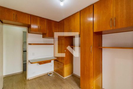 Quarto 1 de apartamento para alugar com 2 quartos, 62m² em Jardim Sabara, São Paulo