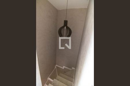 Escada  de casa de condomínio à venda com 4 quartos, 182m² em Serra Grande, Niterói