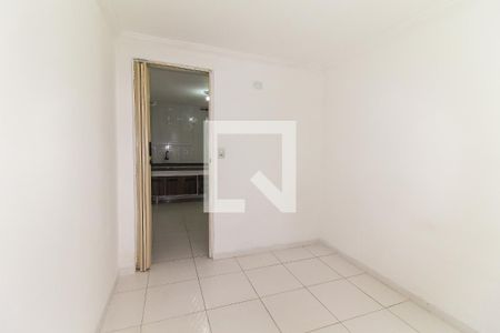 Quarto 2 de apartamento para alugar com 2 quartos, 54m² em Conjunto Residencial José Bonifácio, São Paulo