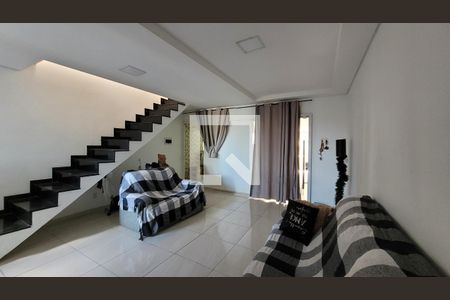 Sala de casa para alugar com 3 quartos, 280m² em Jardim Paineira, Itaquaquecetuba