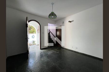 Casa à venda com 4 quartos, 275m² em Ouro Preto, Belo Horizonte