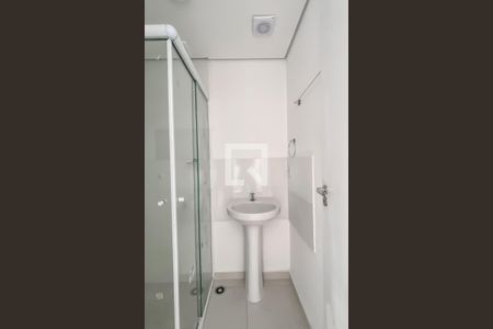 Banheiro de apartamento para alugar com 1 quarto, 30m² em Vila Guilhermina, São Paulo