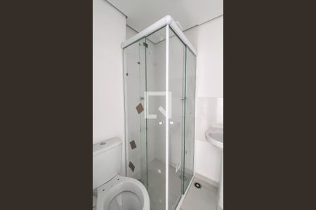 Banheiro de apartamento para alugar com 1 quarto, 30m² em Vila Guilhermina, São Paulo