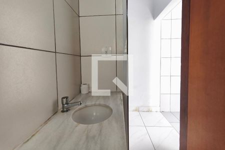 Banheiro de apartamento para alugar com 1 quarto, 50m² em Jardim do Lago Continuacao, Campinas