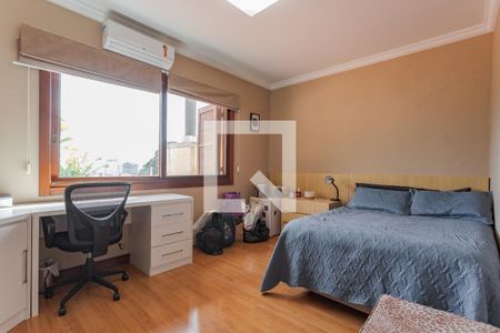 Suíte 2 de casa à venda com 5 quartos, 250m² em Três Figueiras, Porto Alegre