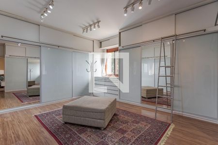 Suíte 1 de casa à venda com 5 quartos, 250m² em Três Figueiras, Porto Alegre