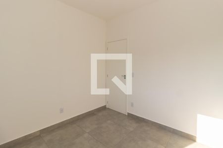 Quarto 1 de casa para alugar com 2 quartos, 61m² em Jardins Recanto das Rosas, São Paulo