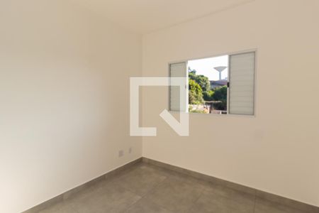 Quarto 1 de casa para alugar com 2 quartos, 61m² em Jardins Recanto das Rosas, São Paulo