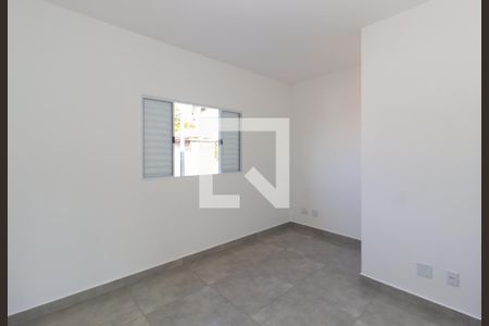 Quarto 2 de casa para alugar com 2 quartos, 61m² em Jardins Recanto das Rosas, São Paulo