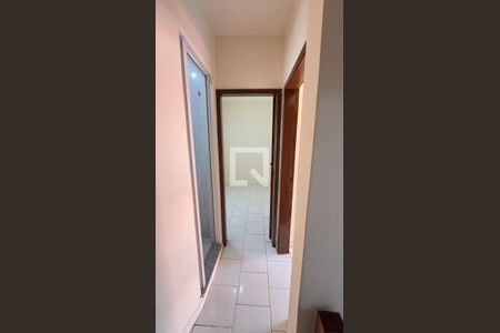 Sala de casa de condomínio para alugar com 2 quartos, 76m² em Itaipuaçu, Maricá