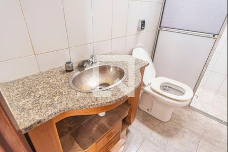 Banheiro  de casa à venda com 2 quartos, 157m² em Jardim Marek, Santo André