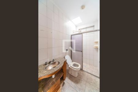 Banheiro  de casa à venda com 2 quartos, 157m² em Jardim Marek, Santo André