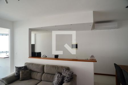 Sala de apartamento para alugar com 1 quarto, 65m² em Barra da Tijuca, Rio de Janeiro