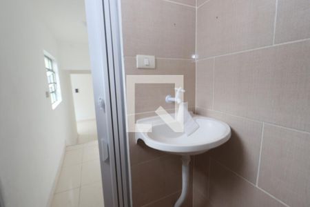 Banheiro de casa para alugar com 1 quarto, 40m² em Vila Alpina, São Paulo