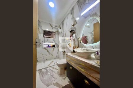 Casa à venda com 3 quartos, 279m² em Jardim Ipanema, Santo André