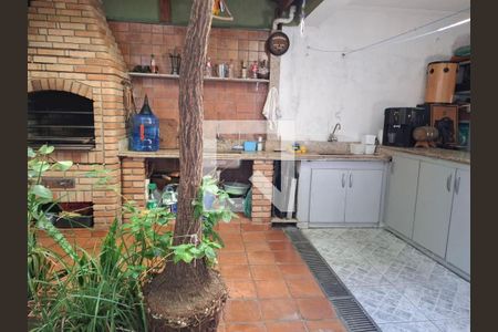 Casa à venda com 3 quartos, 216m² em Jardim Textil, São Paulo