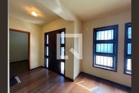 Casa para alugar com 4 quartos, 375m² em Scharlau, São Leopoldo