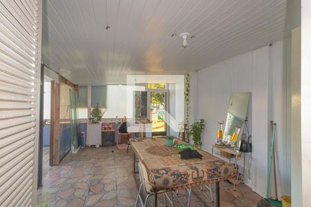 Varanda de casa à venda com 2 quartos, 384m² em São José, Canoas