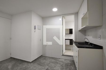 Sala/Cozinha de apartamento para alugar com 1 quarto, 75m² em Anil, Rio de Janeiro