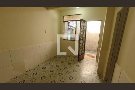 Sala de casa para alugar com 1 quarto, 200m² em Bonsucesso, Rio de Janeiro