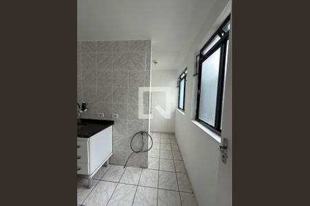 Cozinha de apartamento para alugar com 2 quartos, 46m² em Guaianases, São Paulo