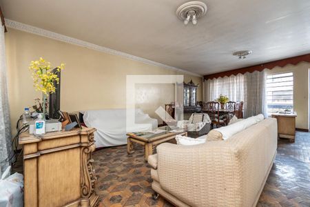Casa à venda com 3 quartos, 300m² em Quarta Parada, São Paulo