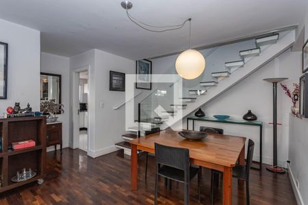 Casa à venda com 3 quartos, 158m² em Jardim Prudência, São Paulo