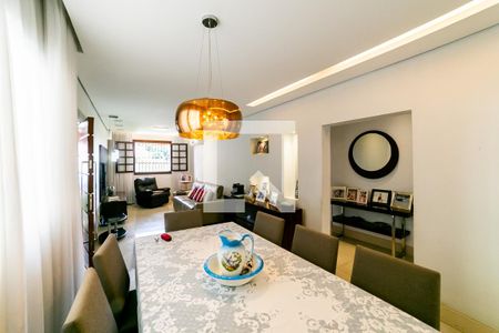 Sala de casa à venda com 2 quartos, 300m² em Ipê, Belo Horizonte