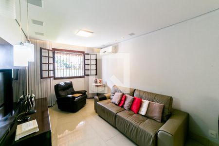 Sala de casa à venda com 2 quartos, 300m² em Ipê, Belo Horizonte