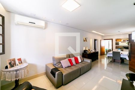 Casa à venda com 4 quartos, 300m² em Ipê, Belo Horizonte