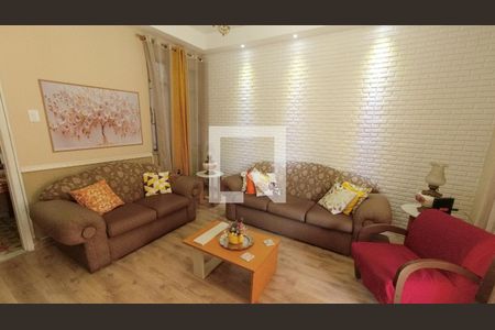 Sala de casa à venda com 5 quartos, 200m² em Vista Alegre, Rio de Janeiro