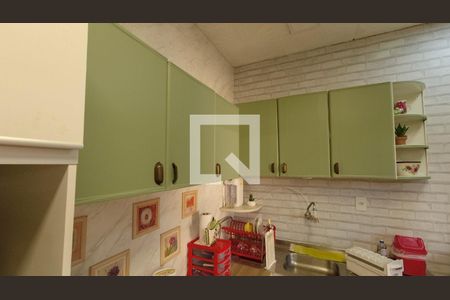 Casa à venda com 200m², 5 quartos e 2 vagasCozinha - Armários