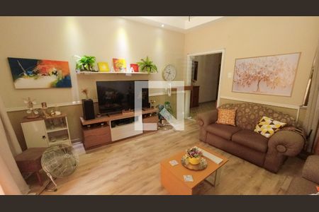 Casa à venda com 200m², 5 quartos e 2 vagasSala